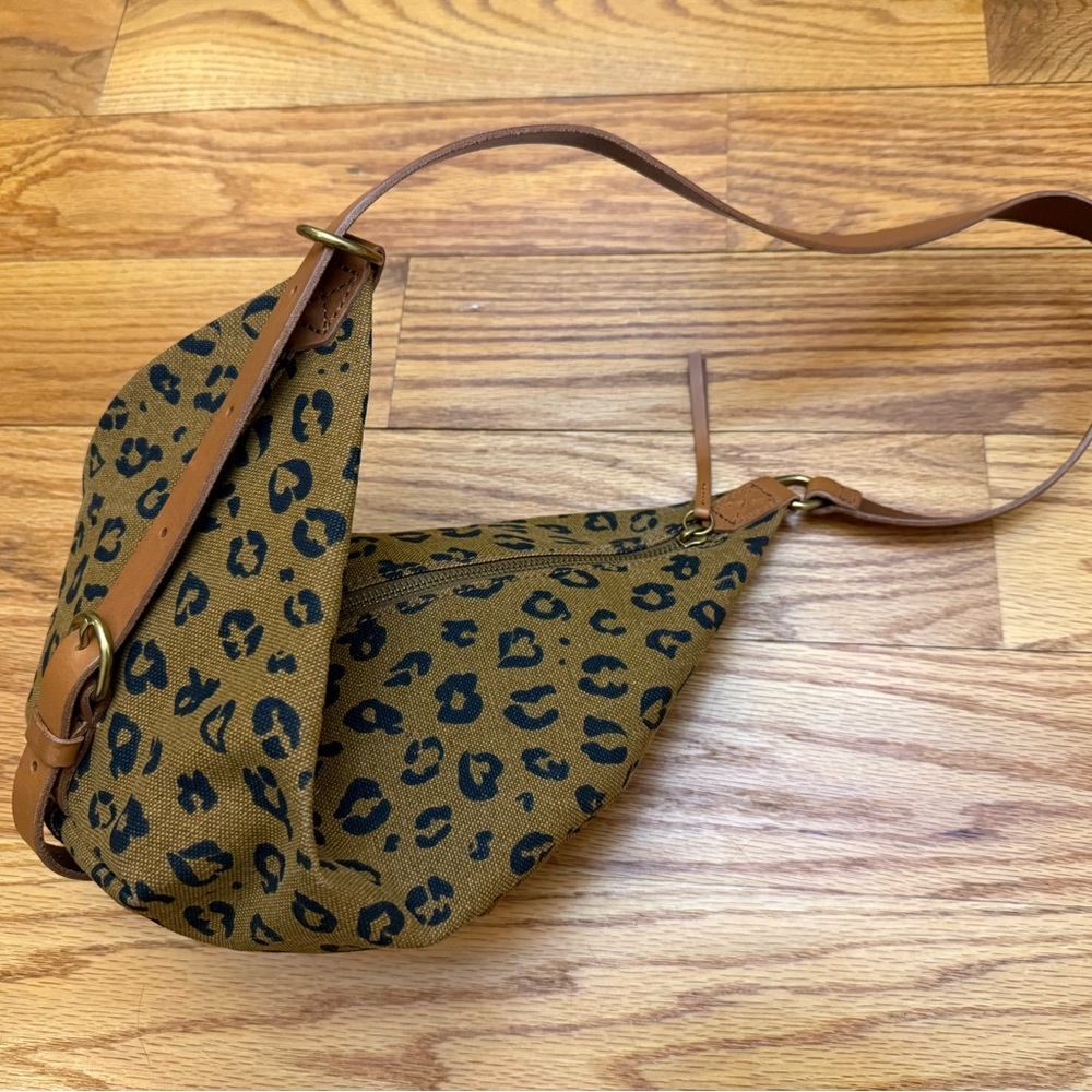 ⭐️ SOLD ⭐️ Madewell Leopard Print Sling Bag
